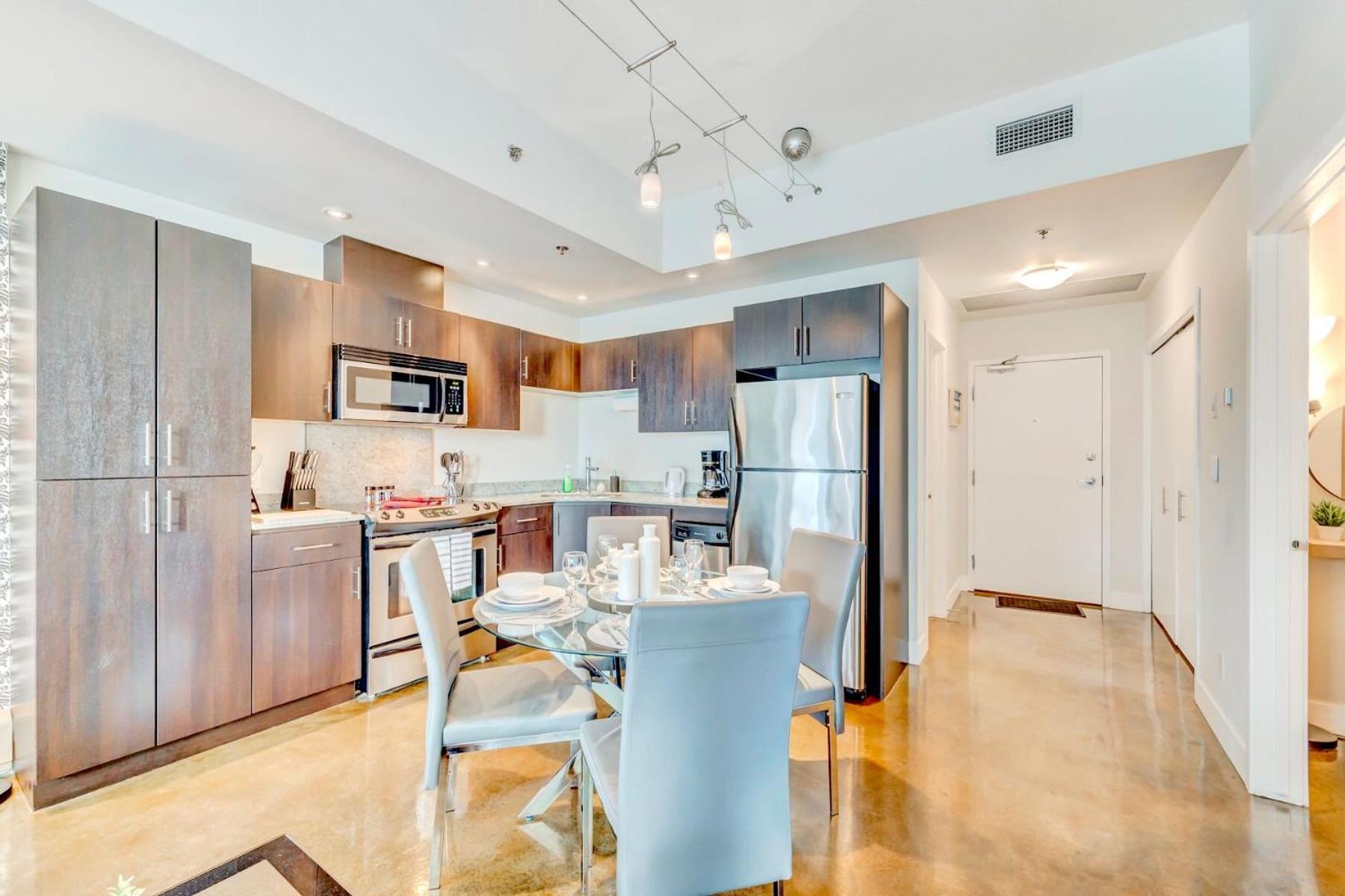Luxury 2Br Condo - King Bed - Stunning City Views YYC Exterior foto